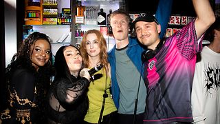 Surprise performance by the Sugababes and DJ HEARTSTRING in Berlin's "Späti".